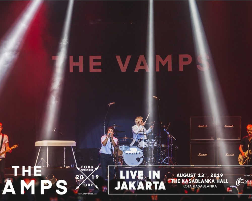 H 001_The Vamps_Performance__0037_Group 38